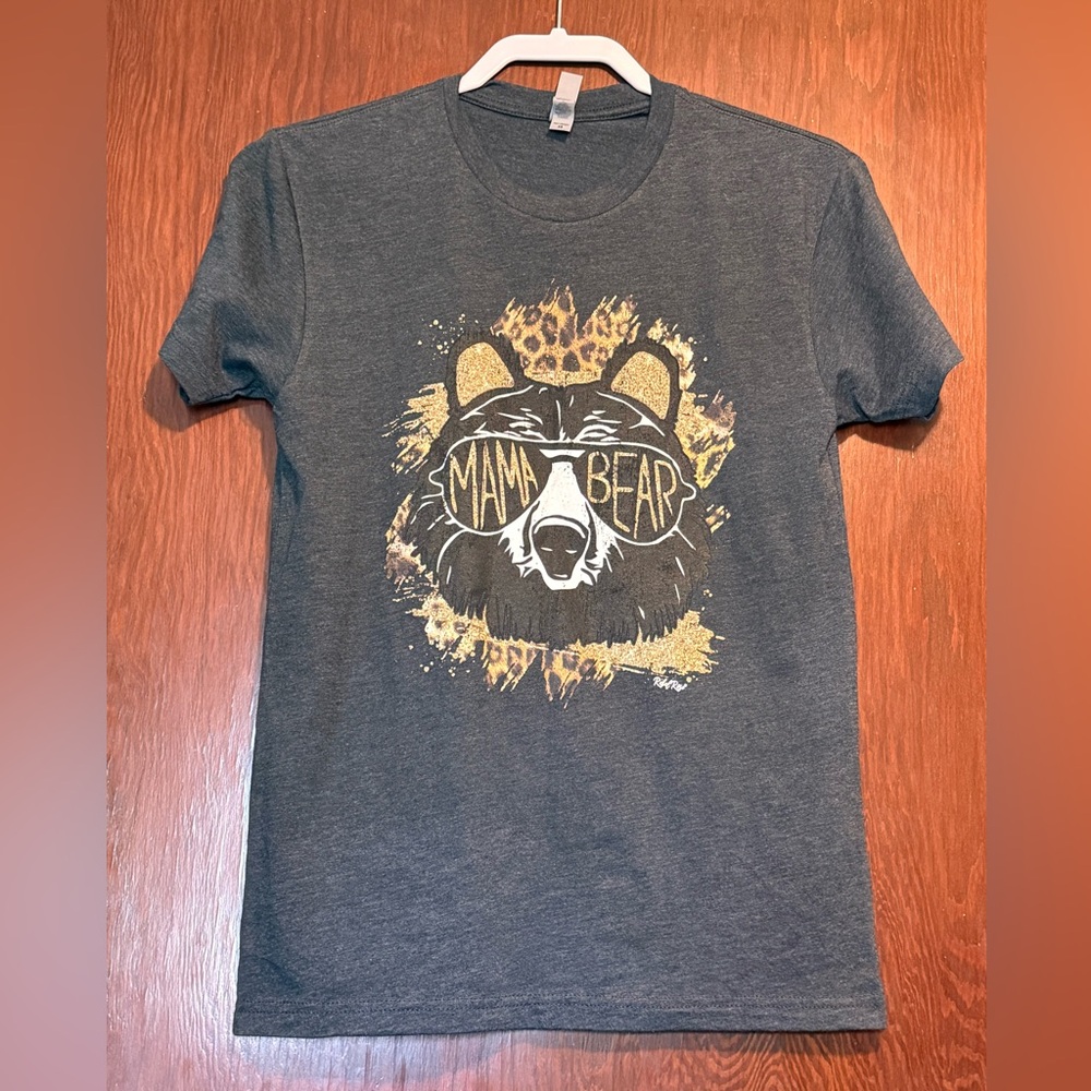 Mama Bear graphic tee